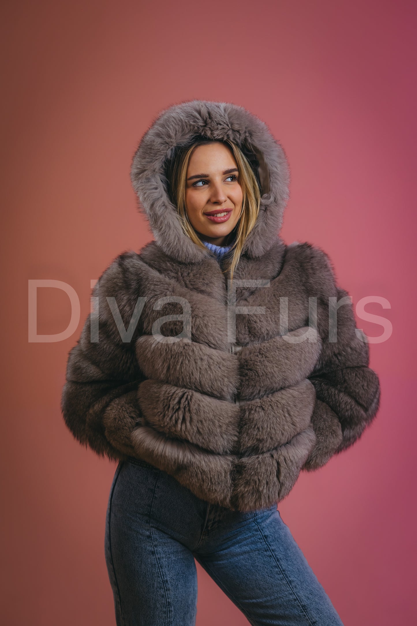 Tamno braon bunda sa kapuljačom