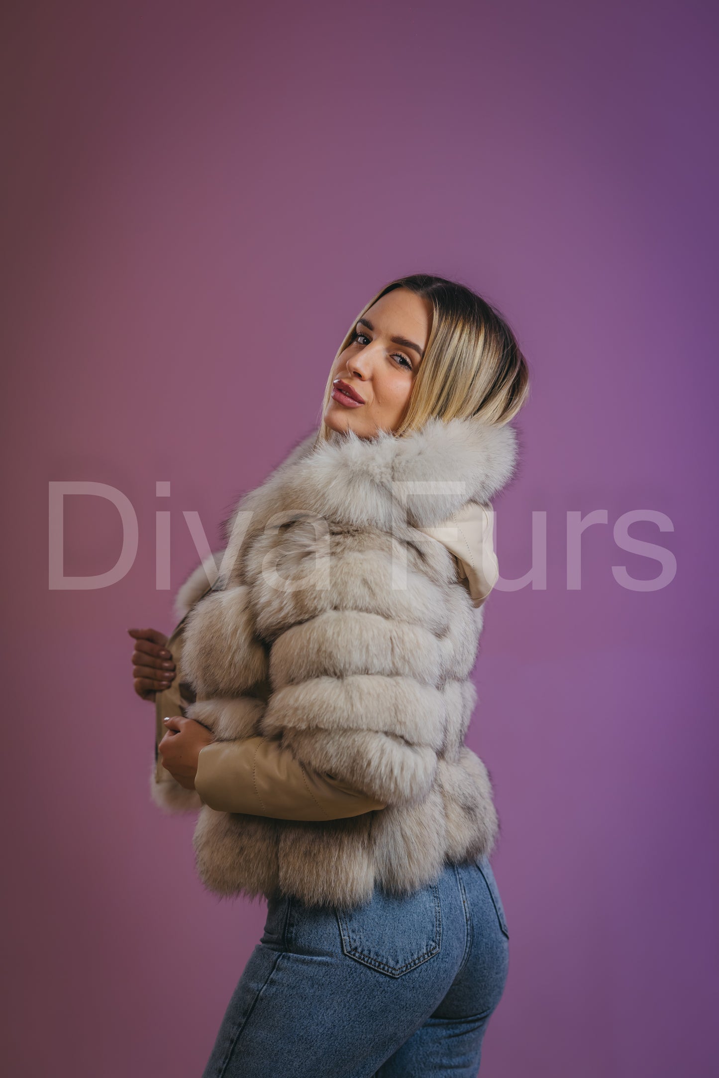 Bež bunda sa kapuljačom