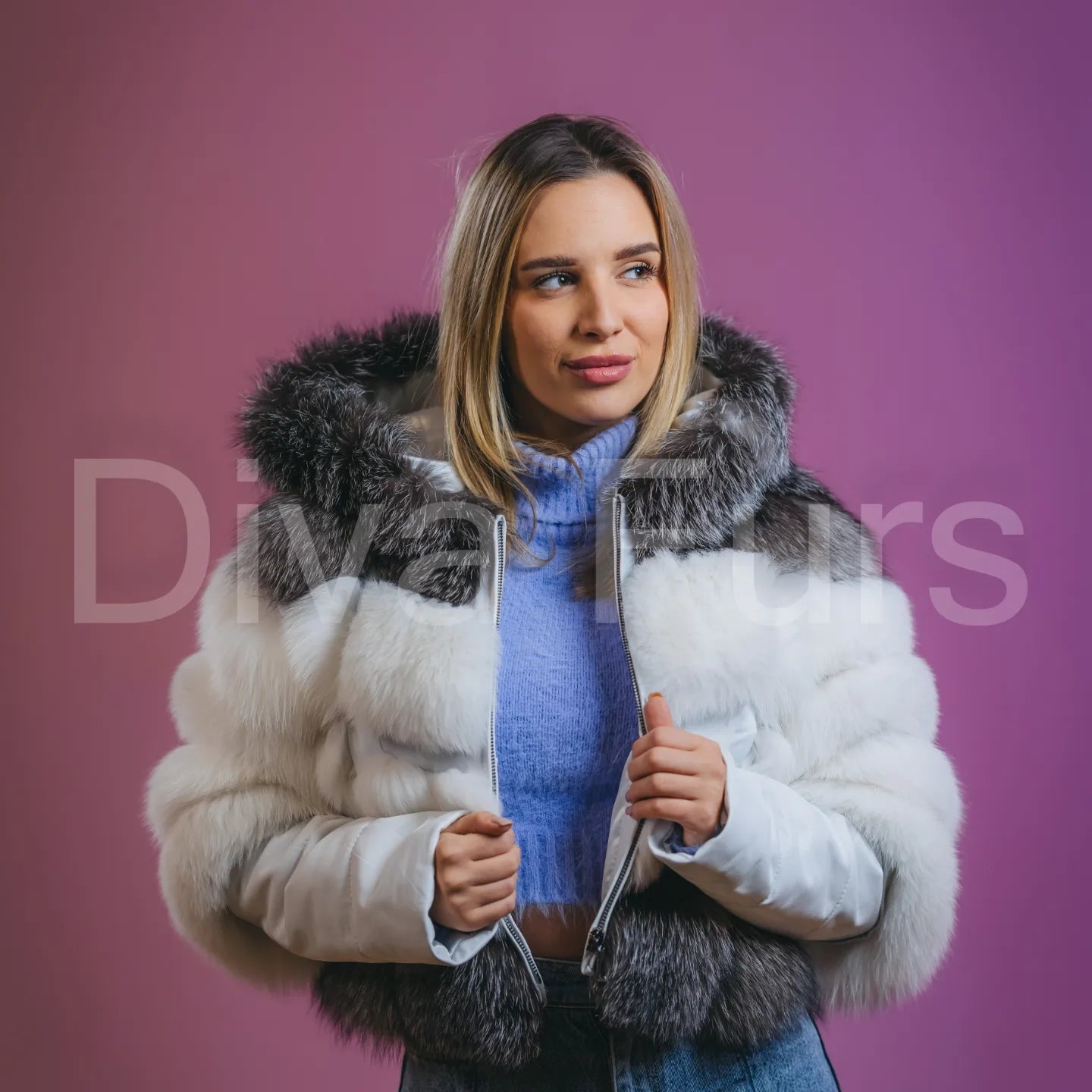 Belo-siva bunda sa kapuljačom