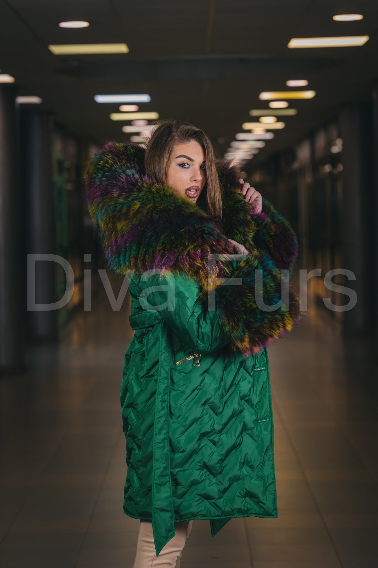 Perjana jakna sa bogatim prirodnim krznom