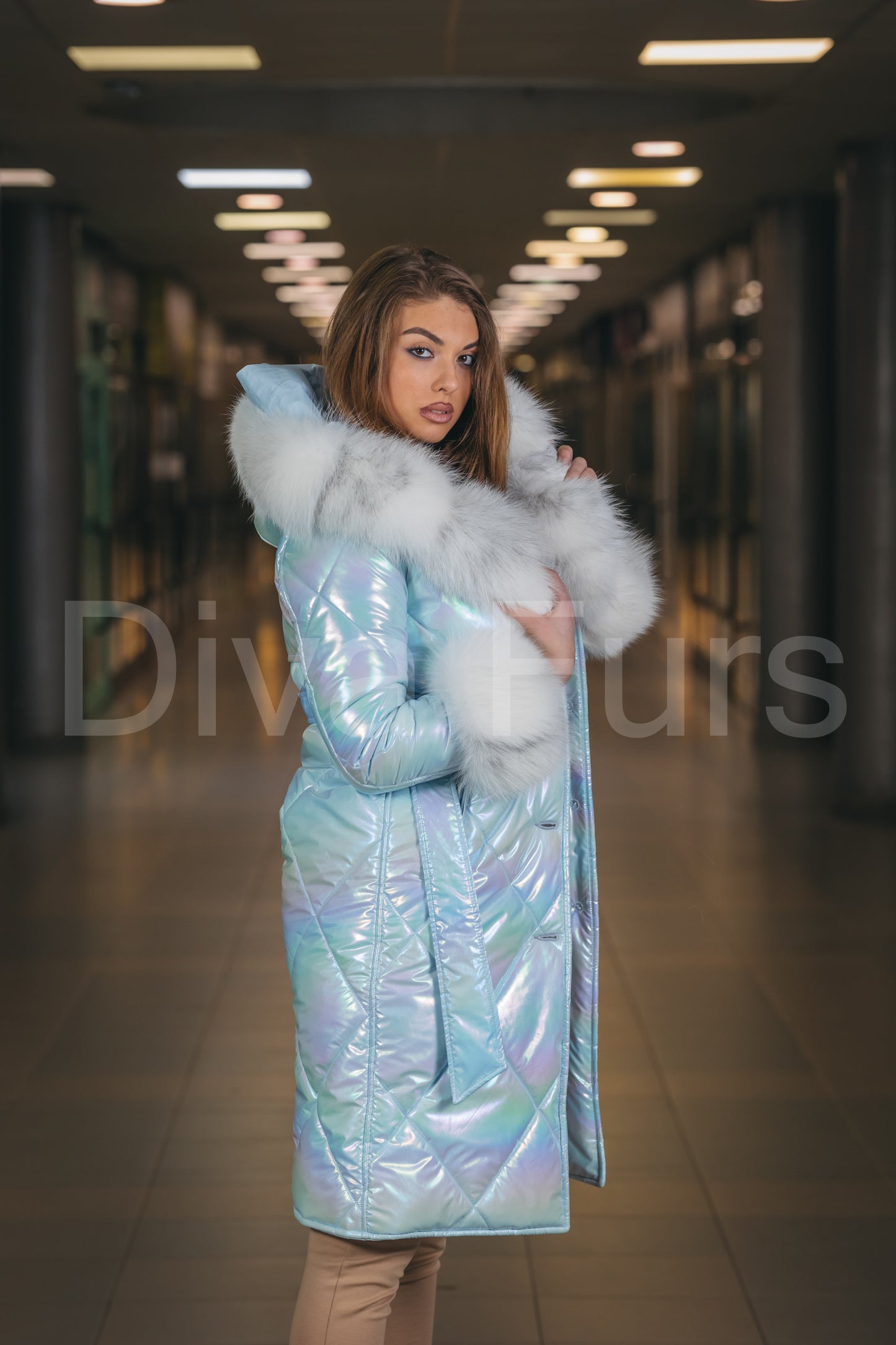 Plava jakna sa belim krznom Diva