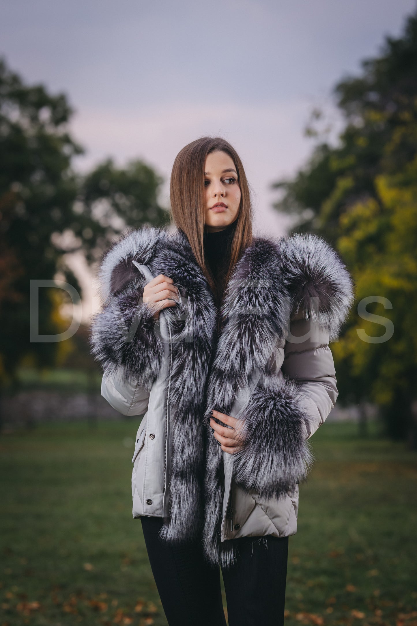 Perjana jakna sa bogatim krznom siva-diva