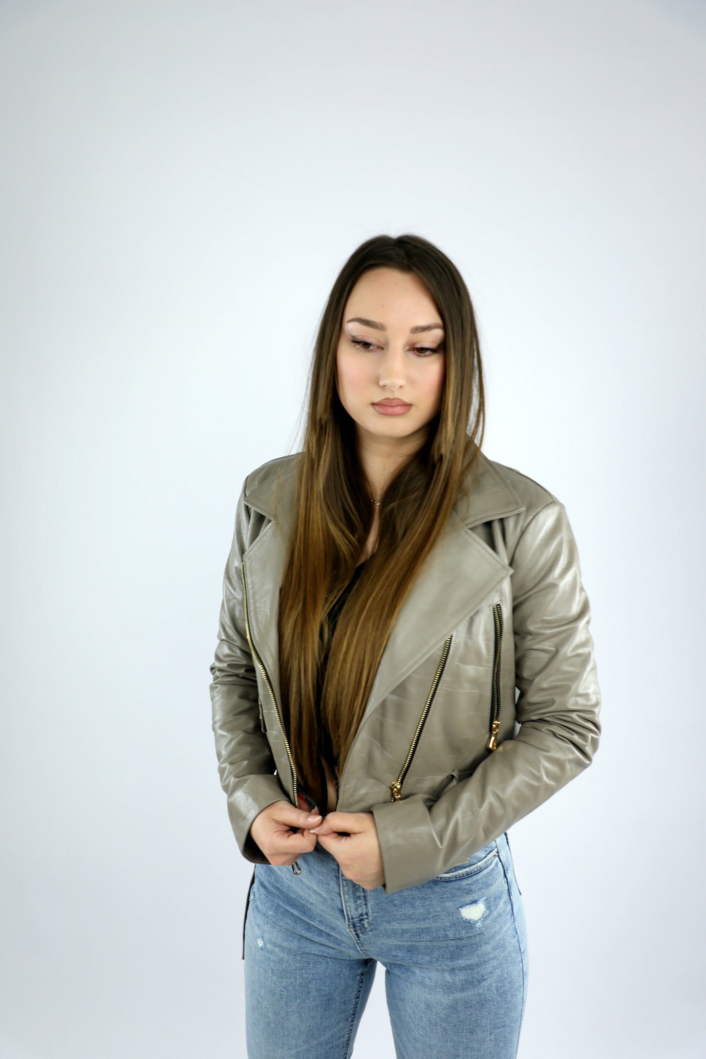 Siva kratka ženska kroko kožna jakna