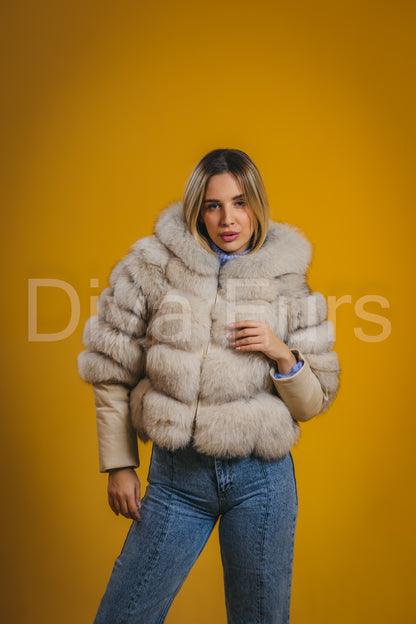 Bež bunda sa kapuljačom