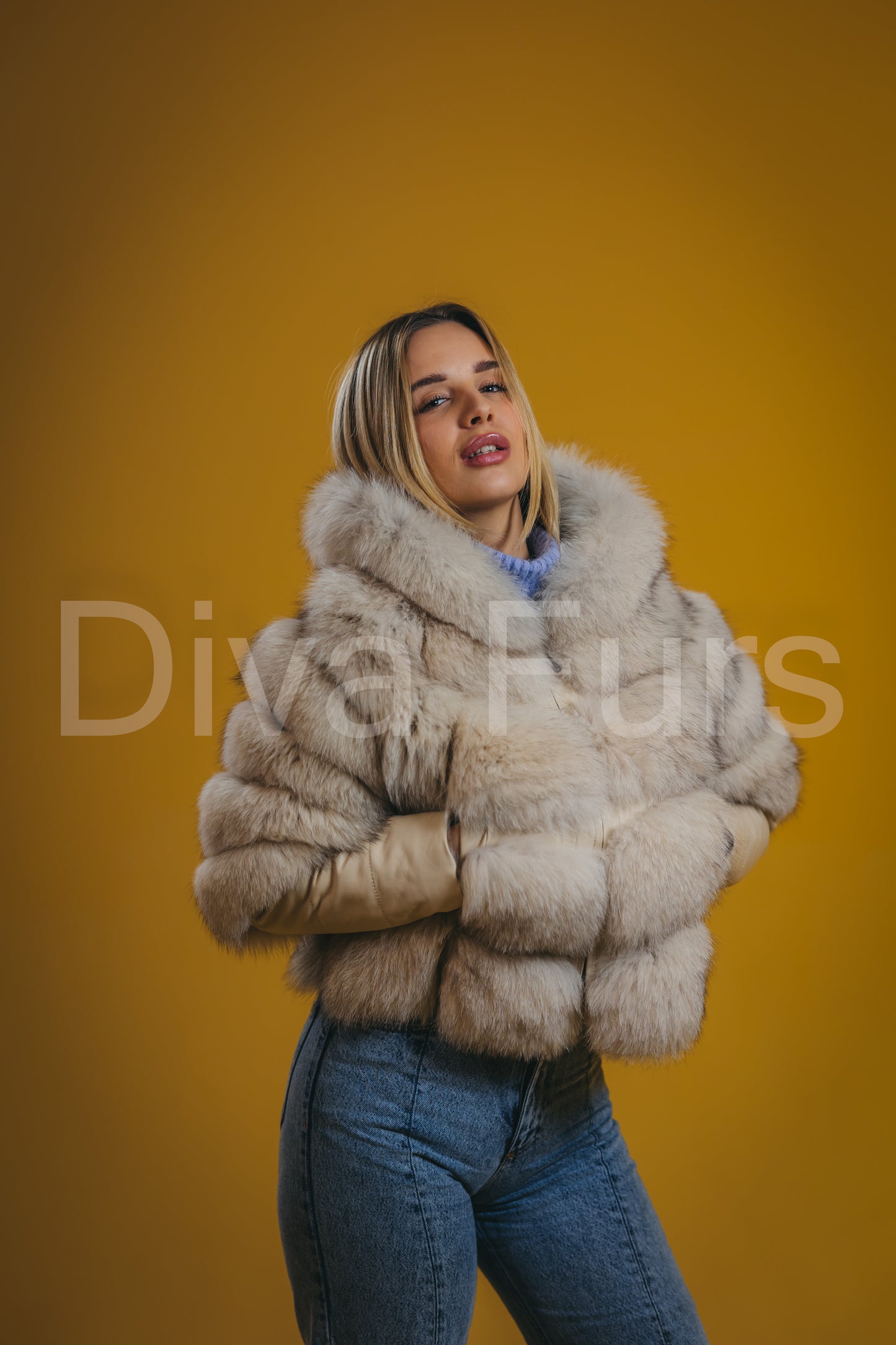 Bež bunda sa kapuljačom