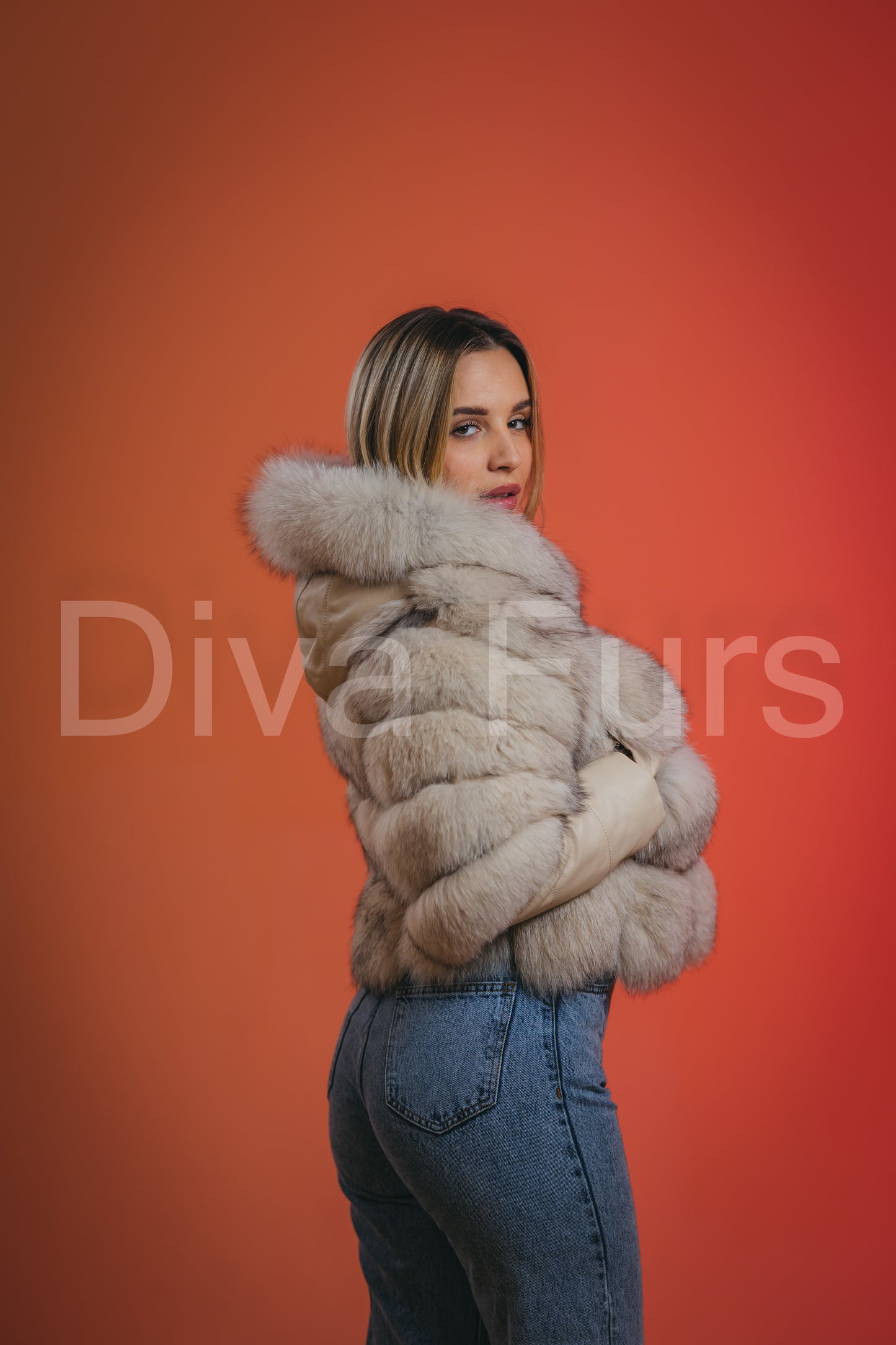 Bež bunda sa kapuljačom