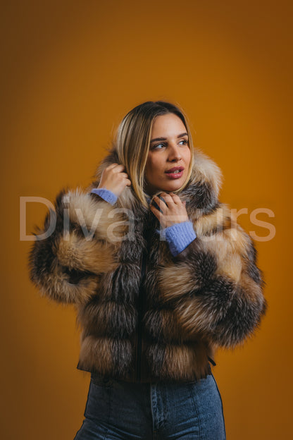 Braon šarena bunda sa kapuljačom